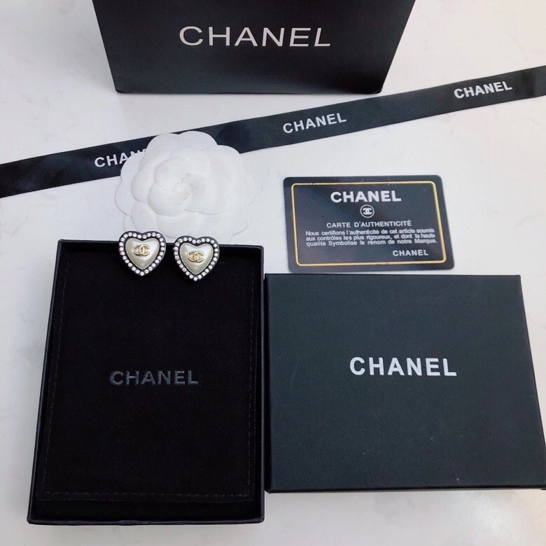 UrbanStyle Chanel Earrings 230124
