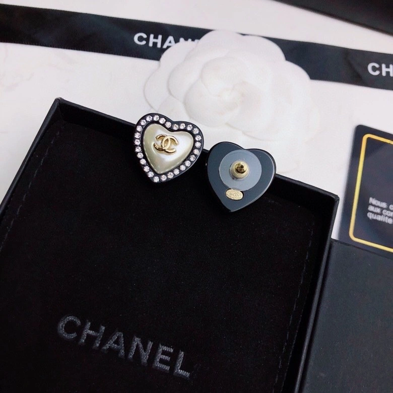 UrbanStyle Chanel Earrings 230124