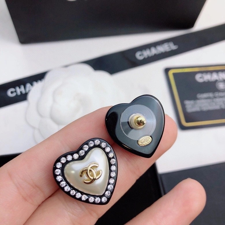 UrbanStyle Chanel Earrings 230124