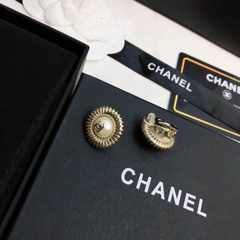 Chanel Earrings Efficient 230072