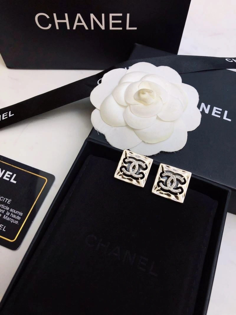 Chanel Earrings Sophisticated 230061