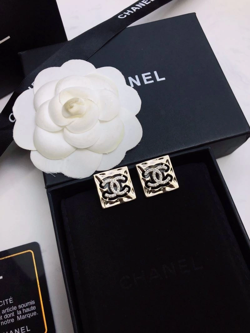 Chanel Earrings Sophisticated 230061