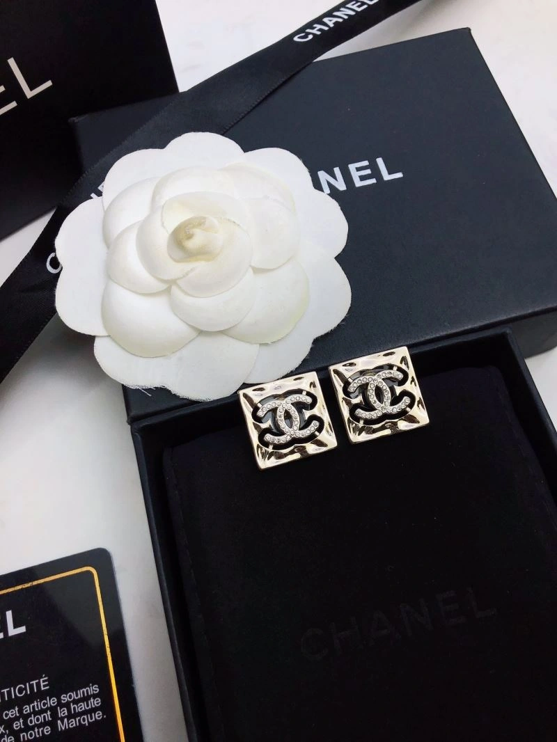 Chanel Earrings Sophisticated 230061
