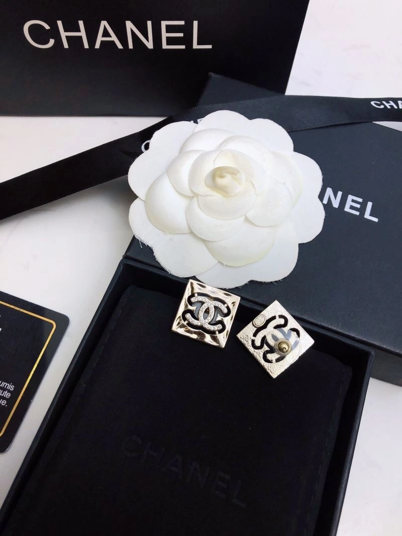 Chanel Earrings Sophisticated 230061