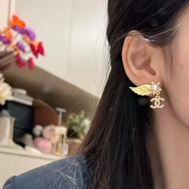 Chanel Earrings Minimalist 230112