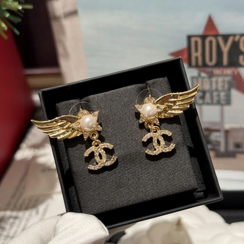 Chanel Earrings Minimalist 230112