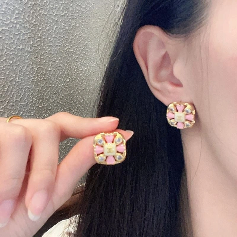 Sophisticated Chanel Earrings 230058