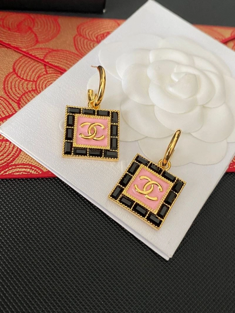 Elegant Chanel Earrings 230050