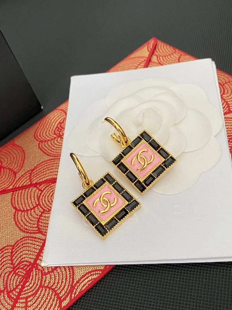 Elegant Chanel Earrings 230050
