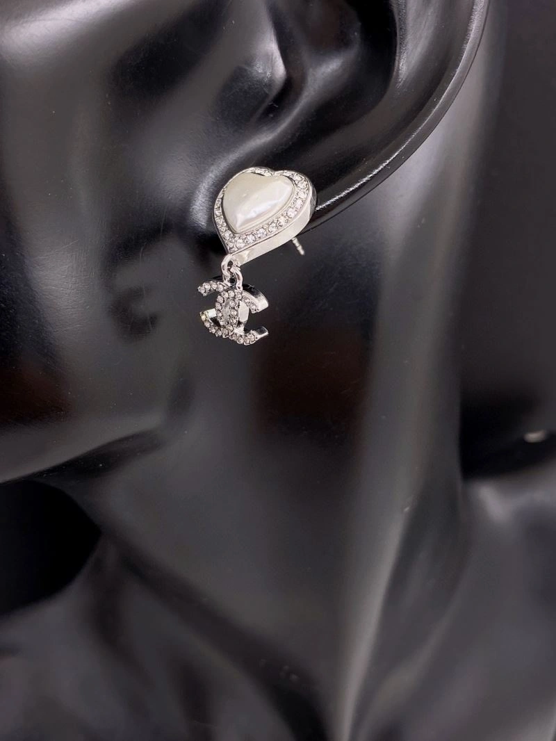 Chanel Earrings Snug 230129