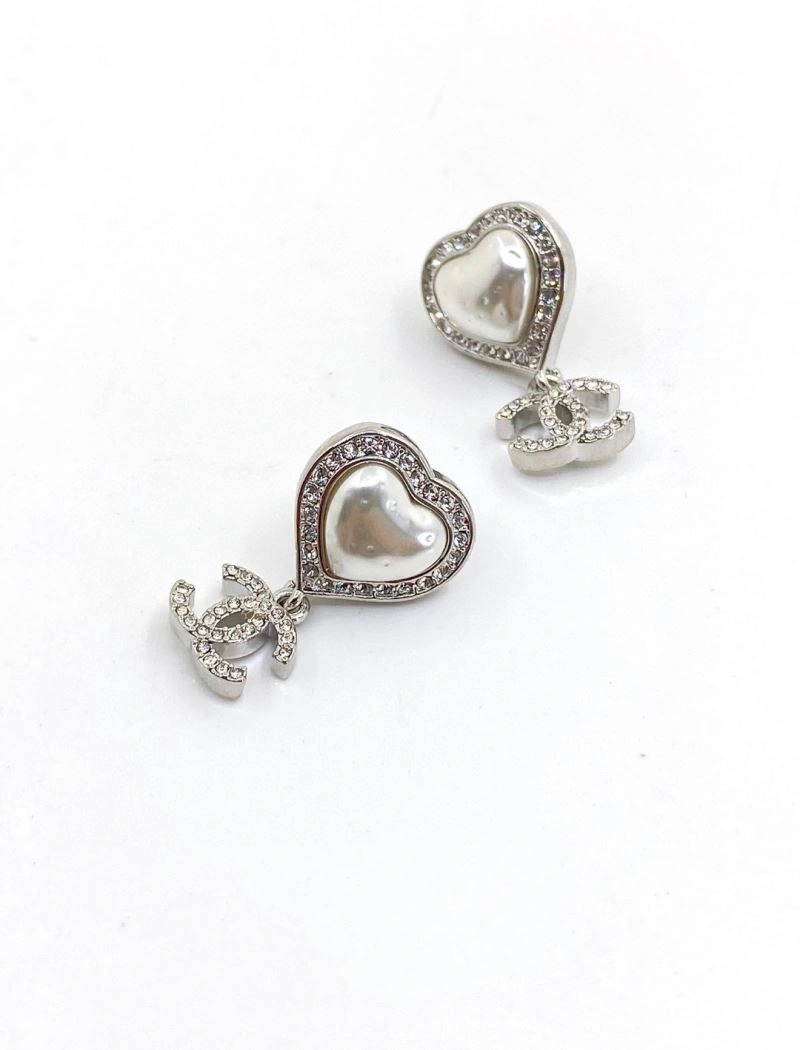 Chanel Earrings Snug 230129