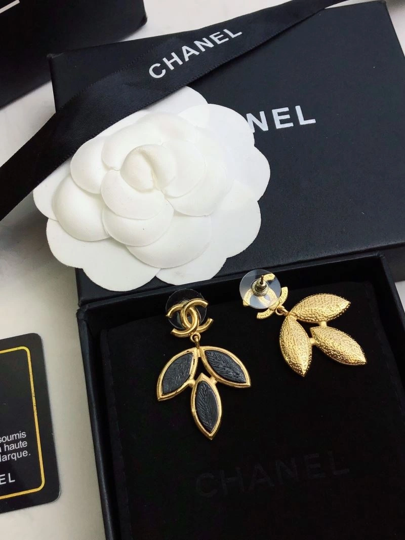 Chanel Earrings Stylish 230091