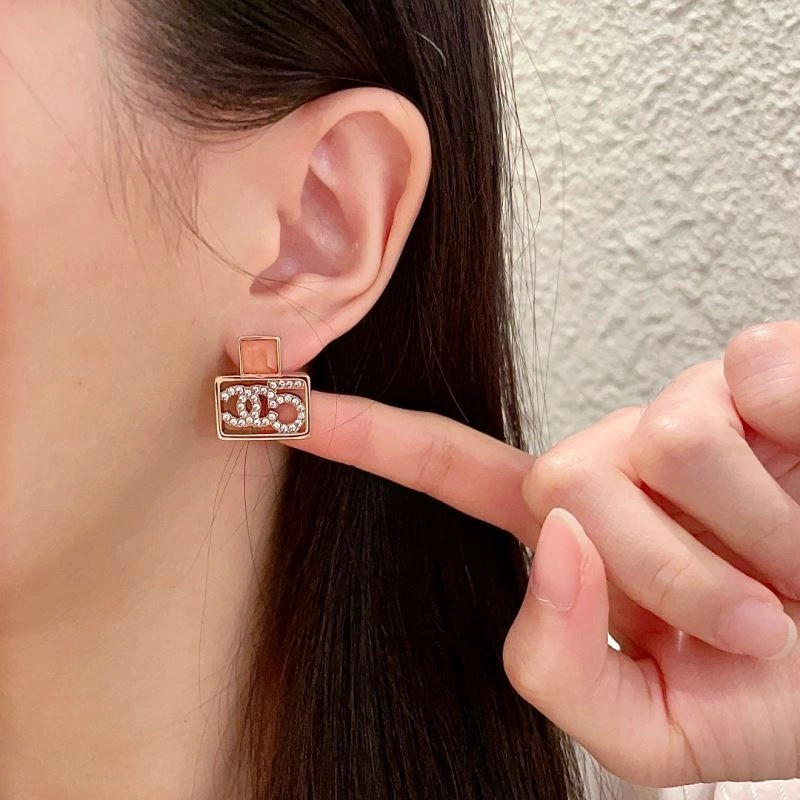Trendsetting Chanel Earrings 230057