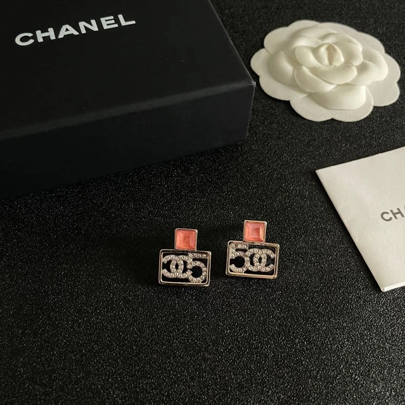 Trendsetting Chanel Earrings 230057