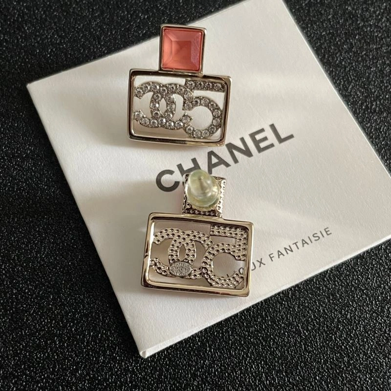 Trendsetting Chanel Earrings 230057