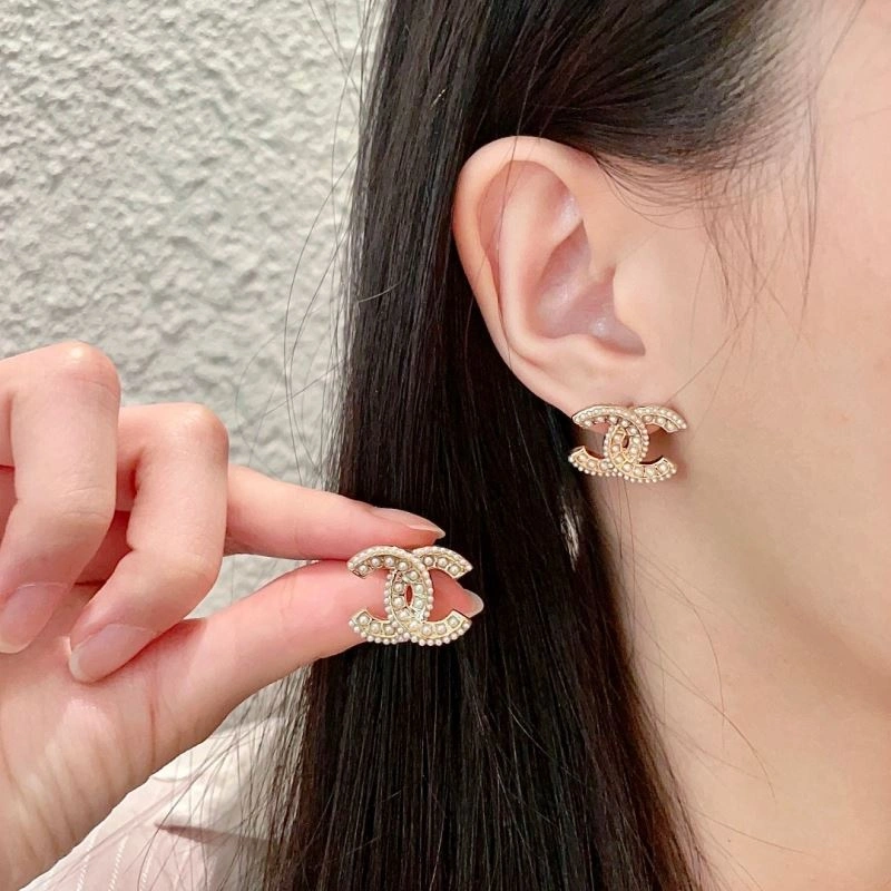 Chanel Earrings Bold 230065