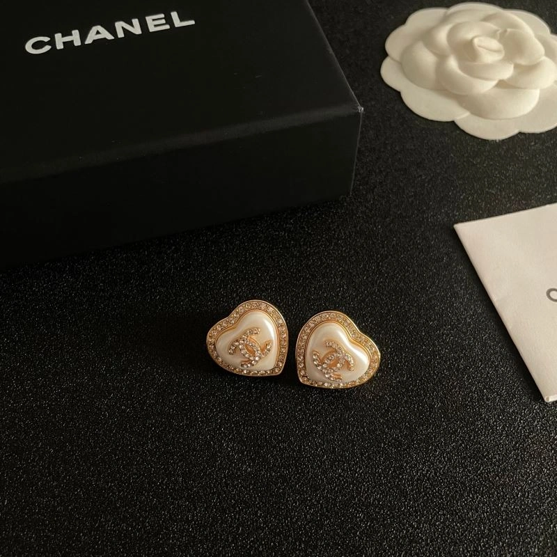 Refined Chanel Earrings 230076