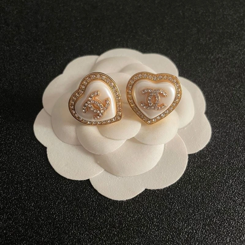 Refined Chanel Earrings 230076
