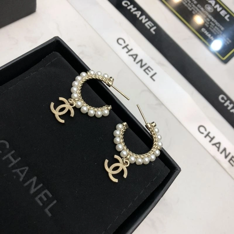 Sleek Chanel Earrings 230216