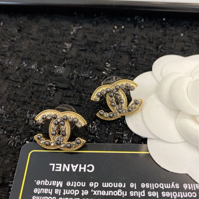 Lightweight Chanel Earrings 230029