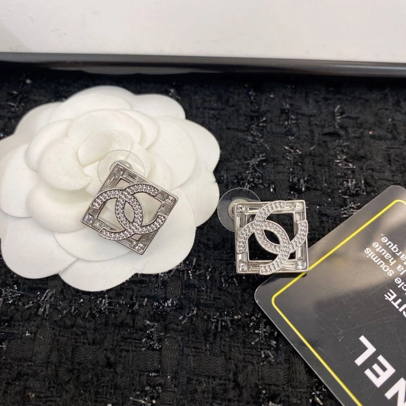 Chanel Earrings Reliable 230003