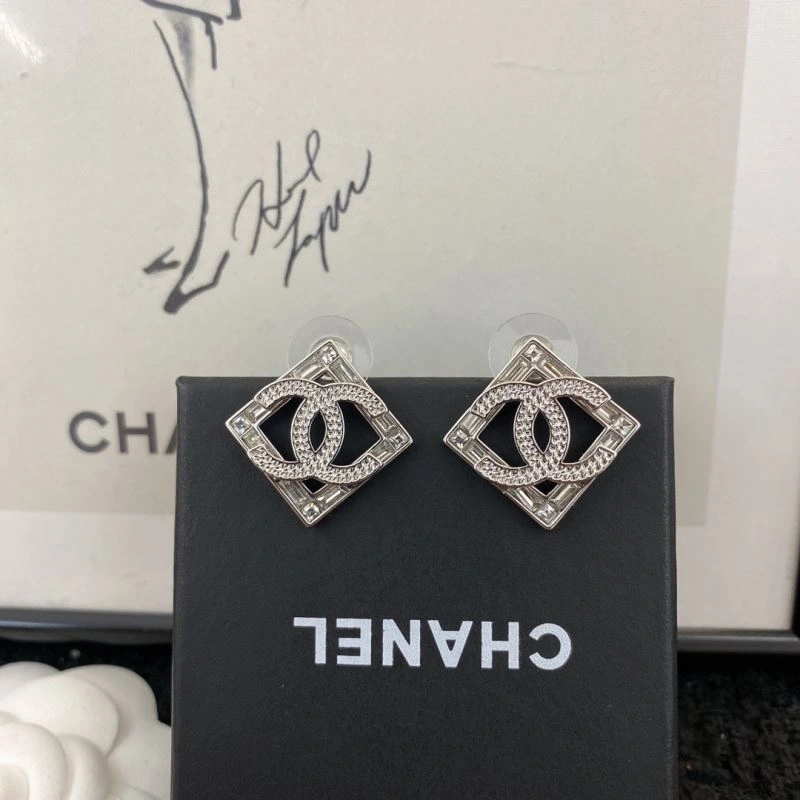 Chanel Earrings Reliable 230003
