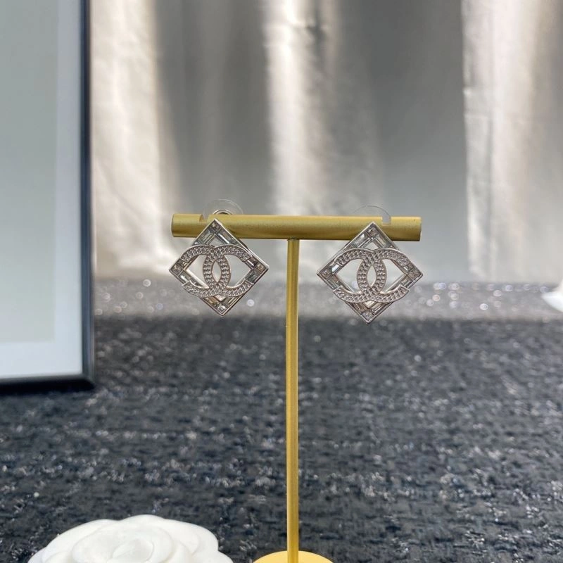 Chanel Earrings Reliable 230003