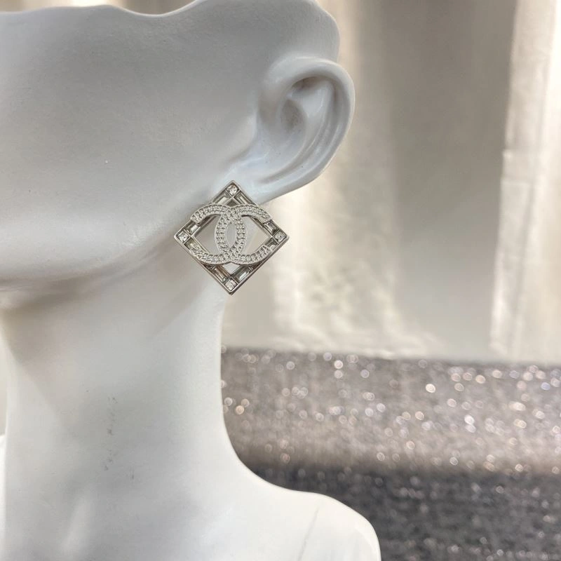 Chanel Earrings Reliable 230003