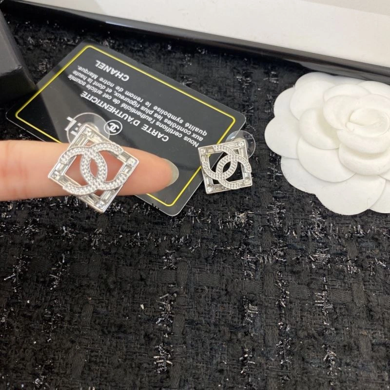 Chanel Earrings Reliable 230003