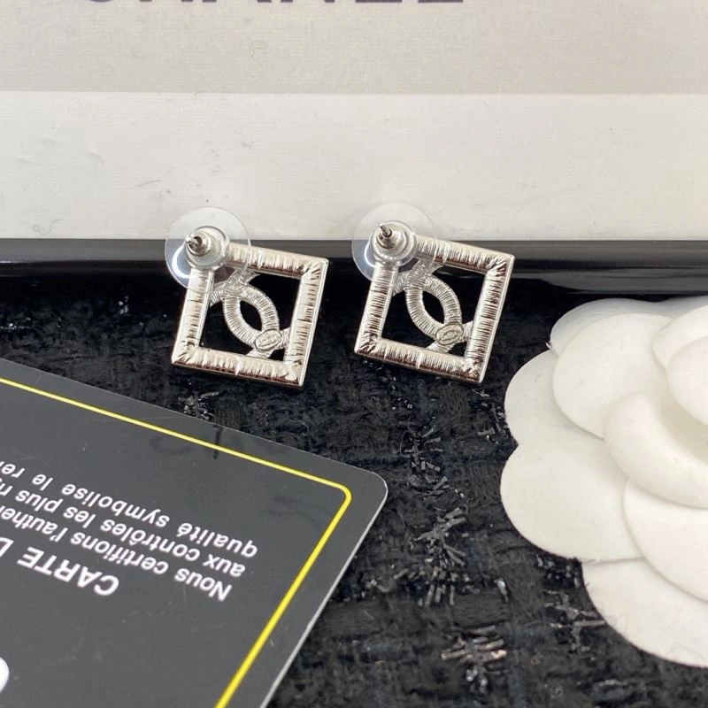 Chanel Earrings Reliable 230003