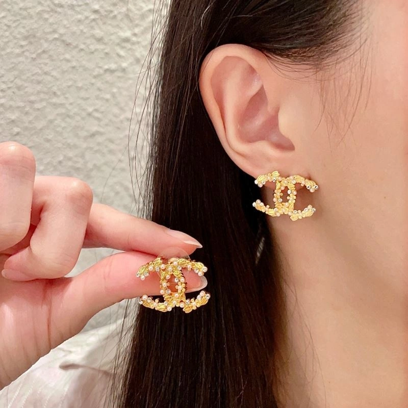 Chanel Earrings Sporty 229979