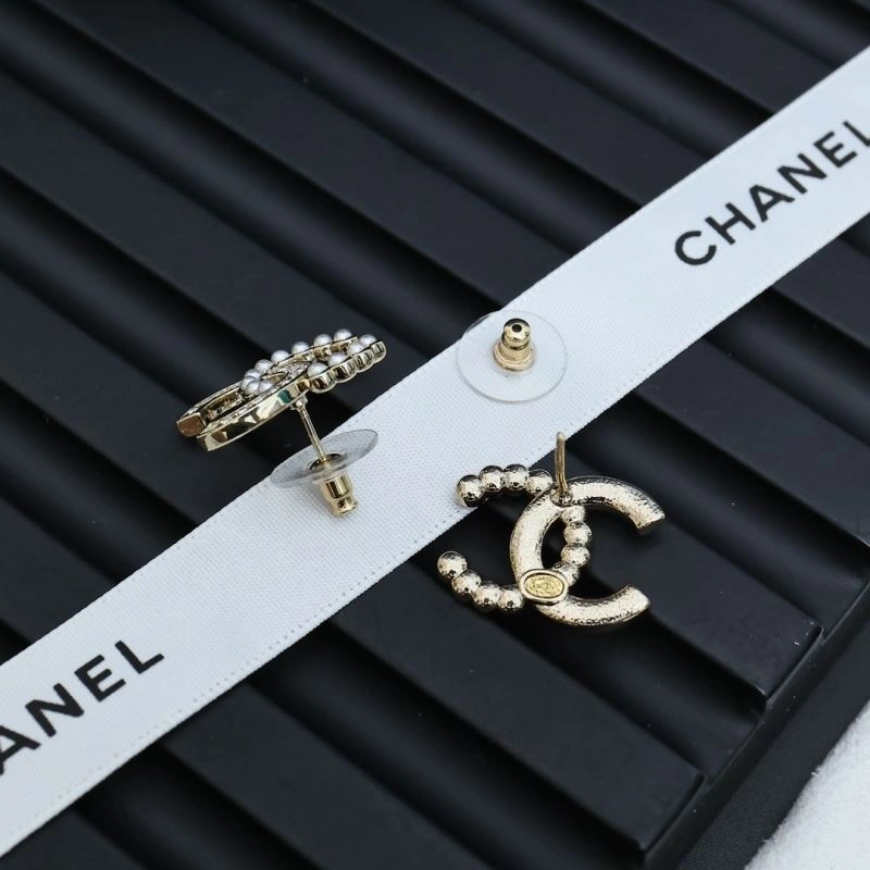 Compact Chanel Earrings 229978