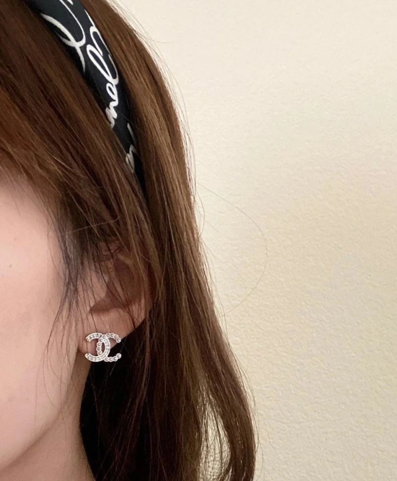 Compact Chanel Earrings 229978