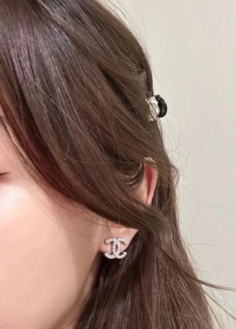 Compact Chanel Earrings 229978