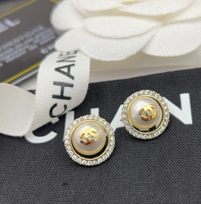 Chanel Earrings MoistureWicking 230033