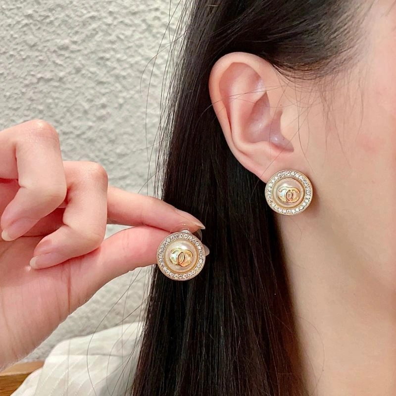 Effortless Chanel Earrings 229996