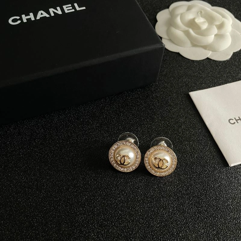 Effortless Chanel Earrings 229996