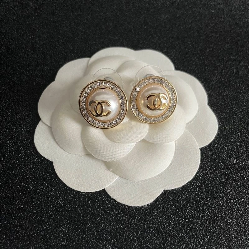 Effortless Chanel Earrings 229996