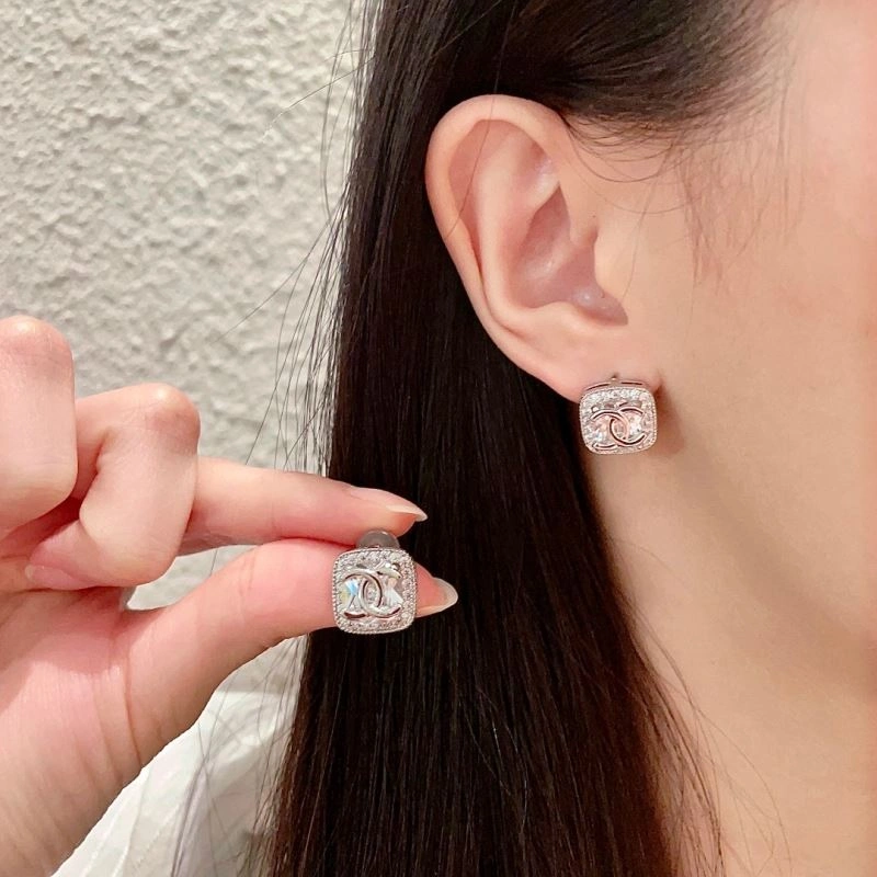 Chanel Earrings Unisex 230092