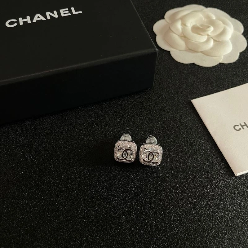 Chanel Earrings Unisex 230092