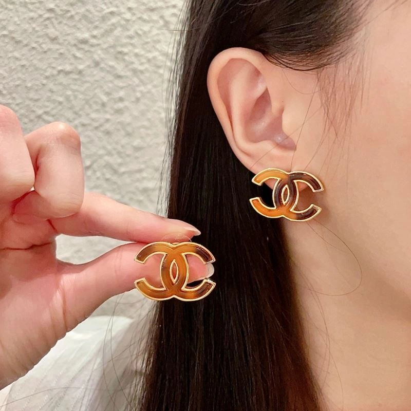 Comfortable Chanel Earrings 229954