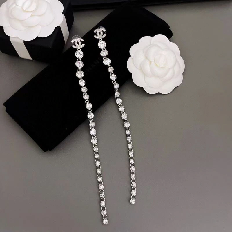 Snug Chanel Earrings 229934