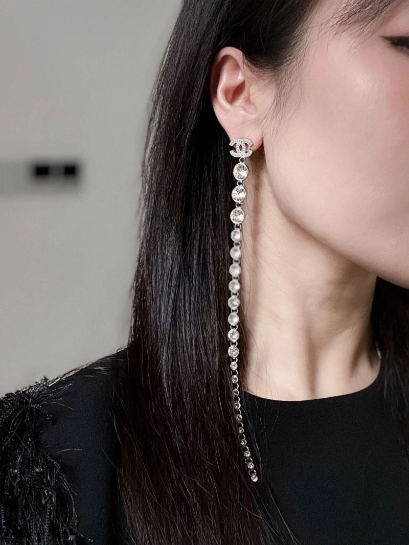 Snug Chanel Earrings 229934