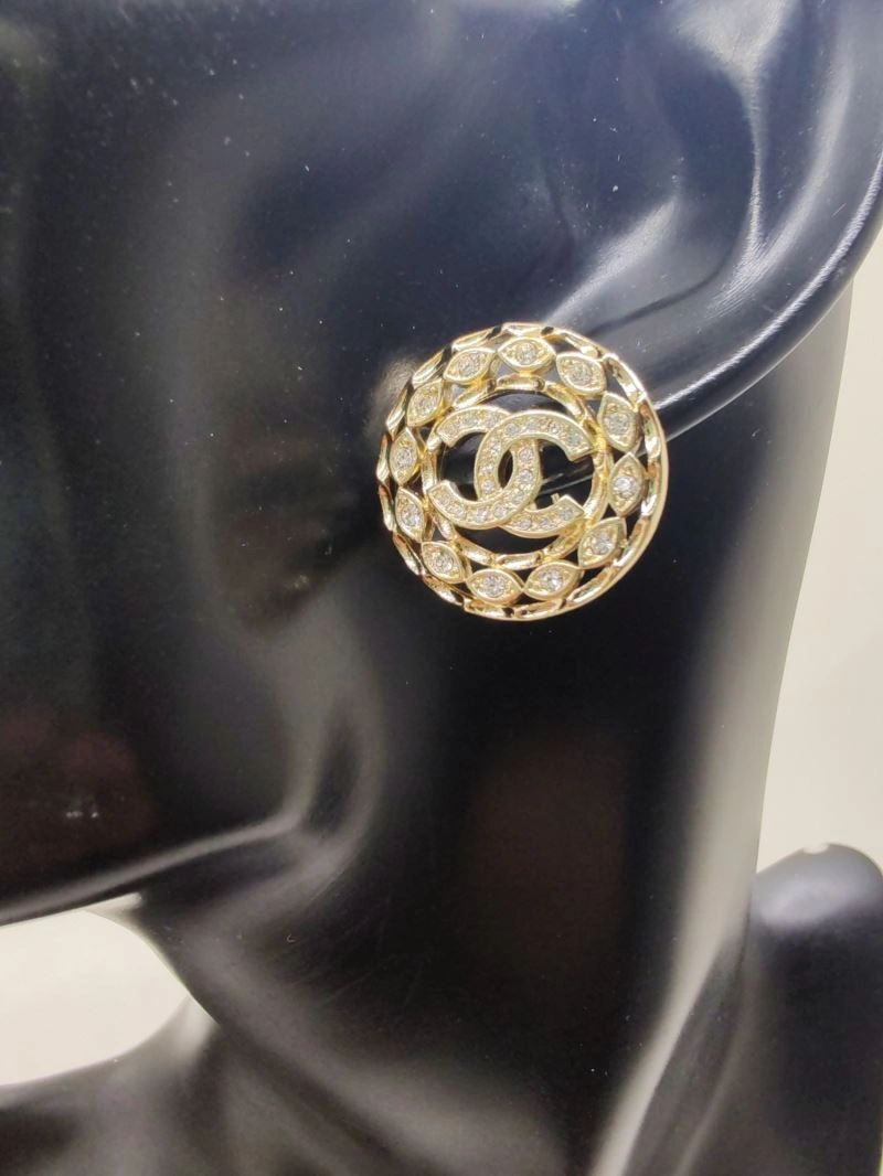 Trendsetting Chanel Earrings 229957