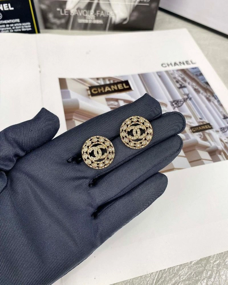 Trendsetting Chanel Earrings 229957
