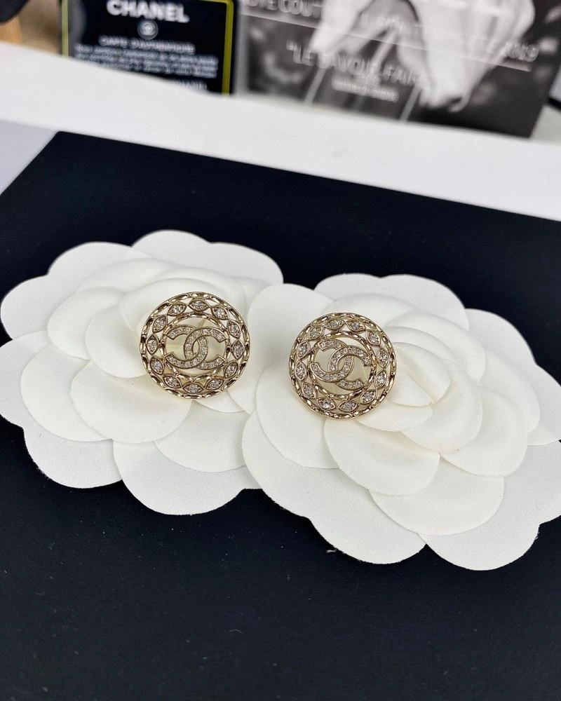 Trendsetting Chanel Earrings 229957