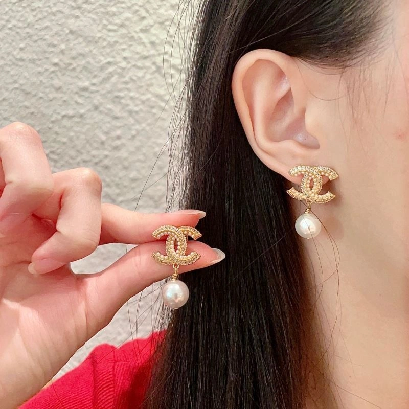 Chanel Earrings SmoothTexture 229912