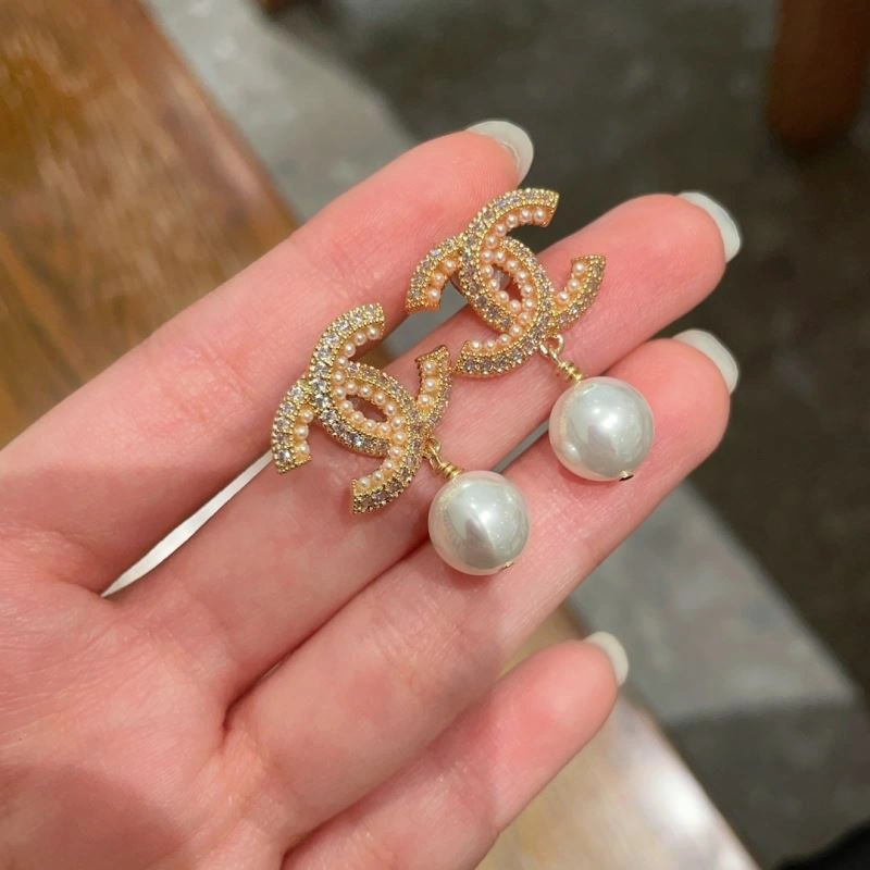 Chanel Earrings SmoothTexture 229912