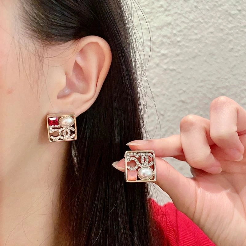 Compact Chanel Earrings 229972