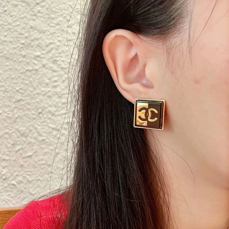 EasyCare Chanel Earrings 229900